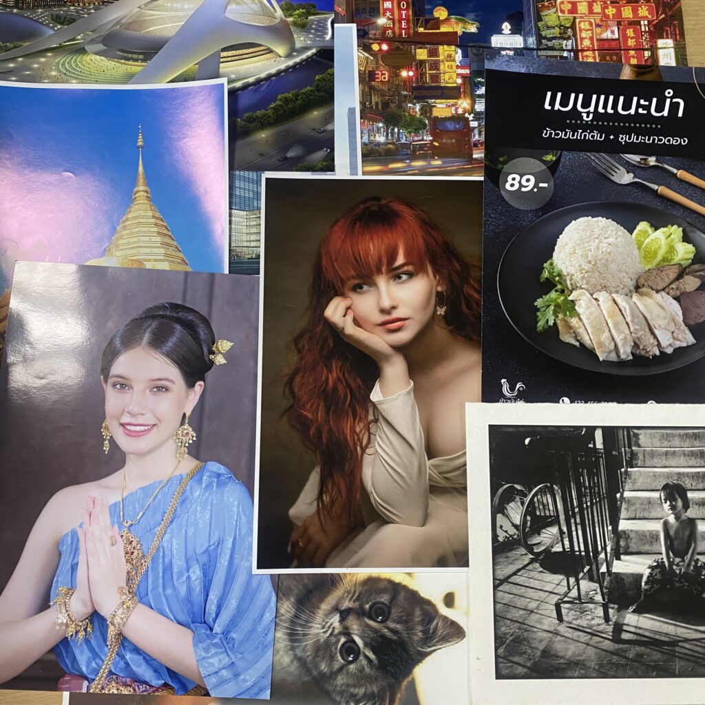 epson-p703-a4-print-sample-collection-mosaic รวมคอลเลกชันงานพิมพ์ขนาด A4 นับสิบจาก Epson SC-P703 แสดงความหลากหลายของเนื้อหา ทั้งพอร์เทรต วิวทิวทัศน์ อาหาร สัตว์เลี้ยง และขาวดำ พิสูจน์ความละเอียดคมชัดและสีสันสมจริงครบทุกมิติ