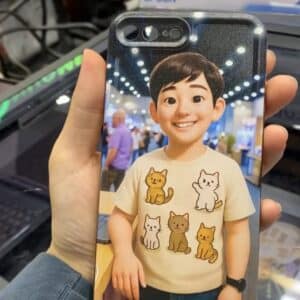 epson-surecolor-sc-v1030-uv-printer-phone-case-uprintershop ภาพเคสมือถือพิมพ์ลายการ์ตูนด้วยเครื่องพิมพ์ UV Epson SC-V1030 แสดงงานพิมพ์ Direct-to-Object คมชัดโดย uprintershop